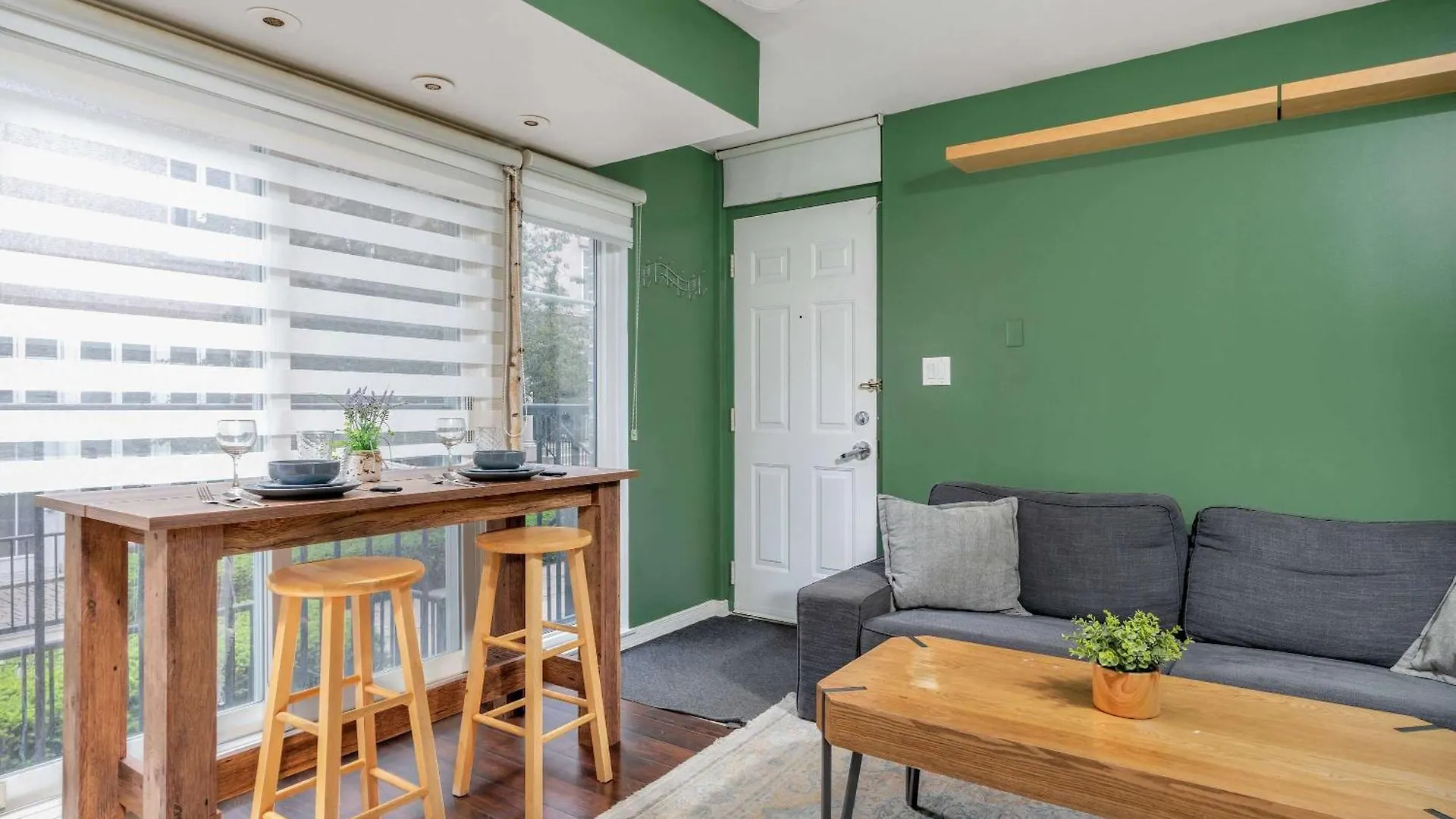 1Bd In Liberty Village Beside Lake Toronto