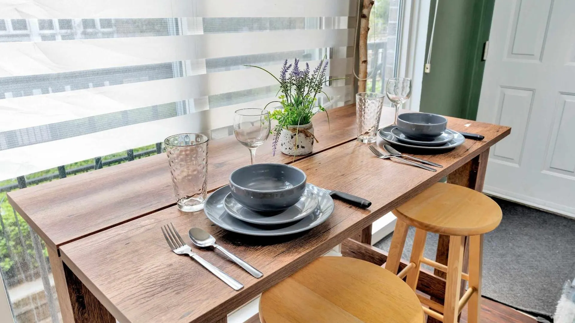 1Bd In Liberty Village Beside Lake Toronto 0*,  Canada