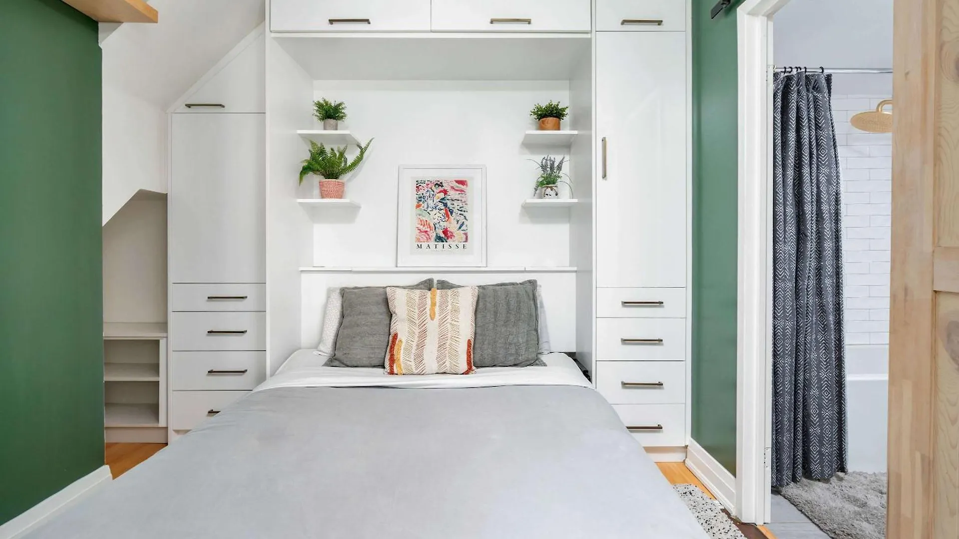 1Bd In Liberty Village Beside Lake Toronto