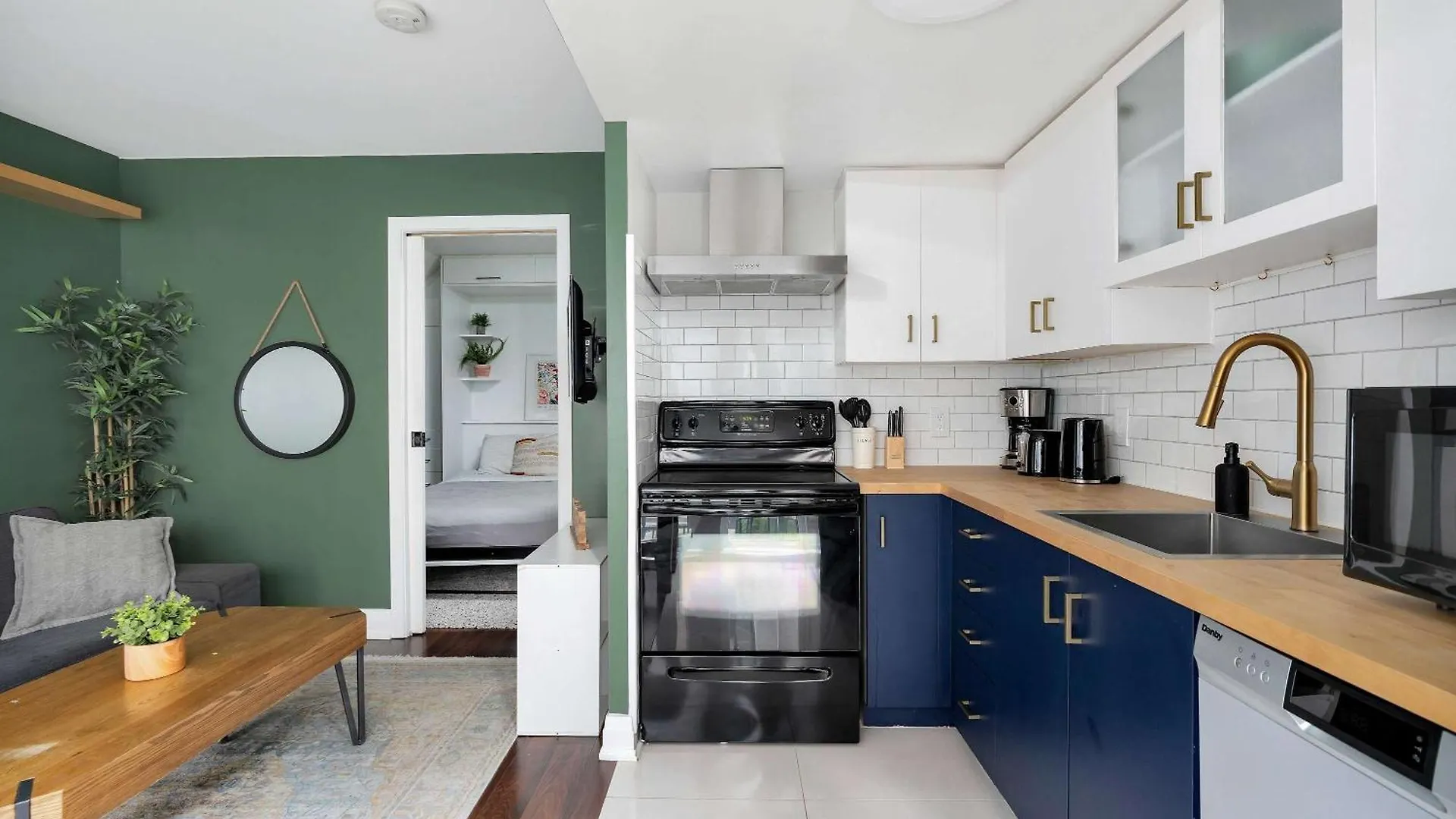 1Bd In Liberty Village Beside Lake Toronto Canada