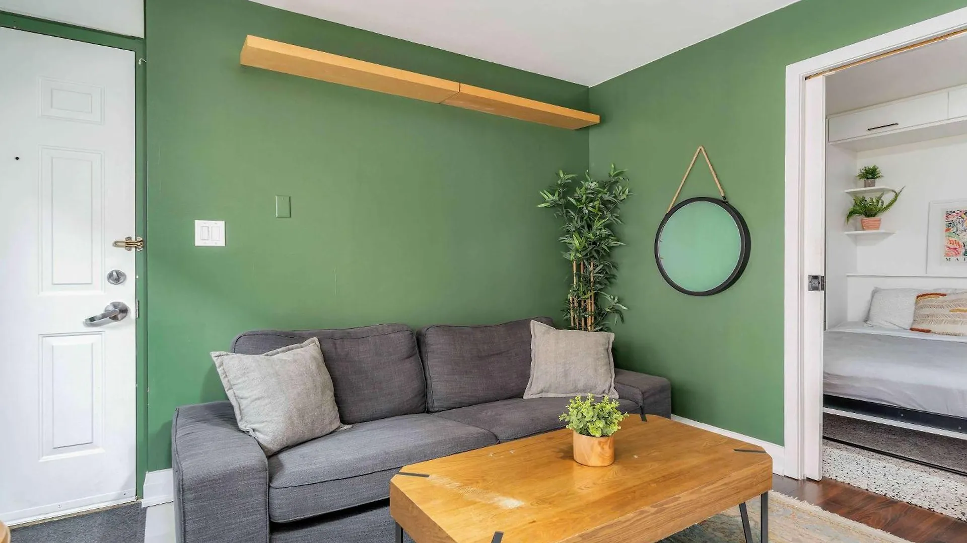 1Bd In Liberty Village Beside Lake Toronto